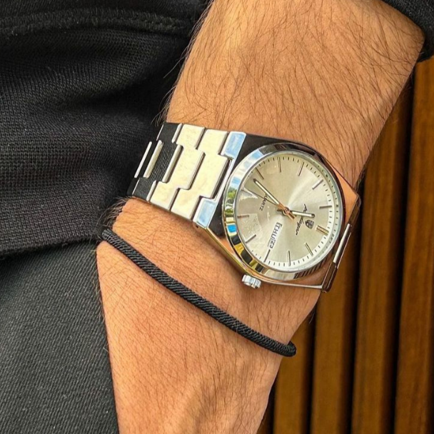 Montre Signature Homme Moderne